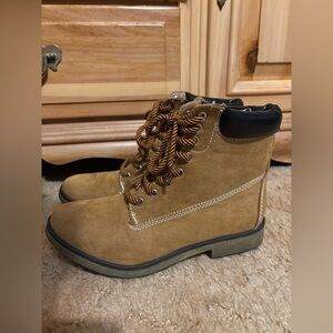 Candies size 9.5 new boots